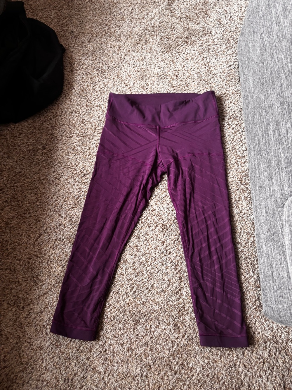 Lululemon Seamless High-Waist Capri Leggings - Purple